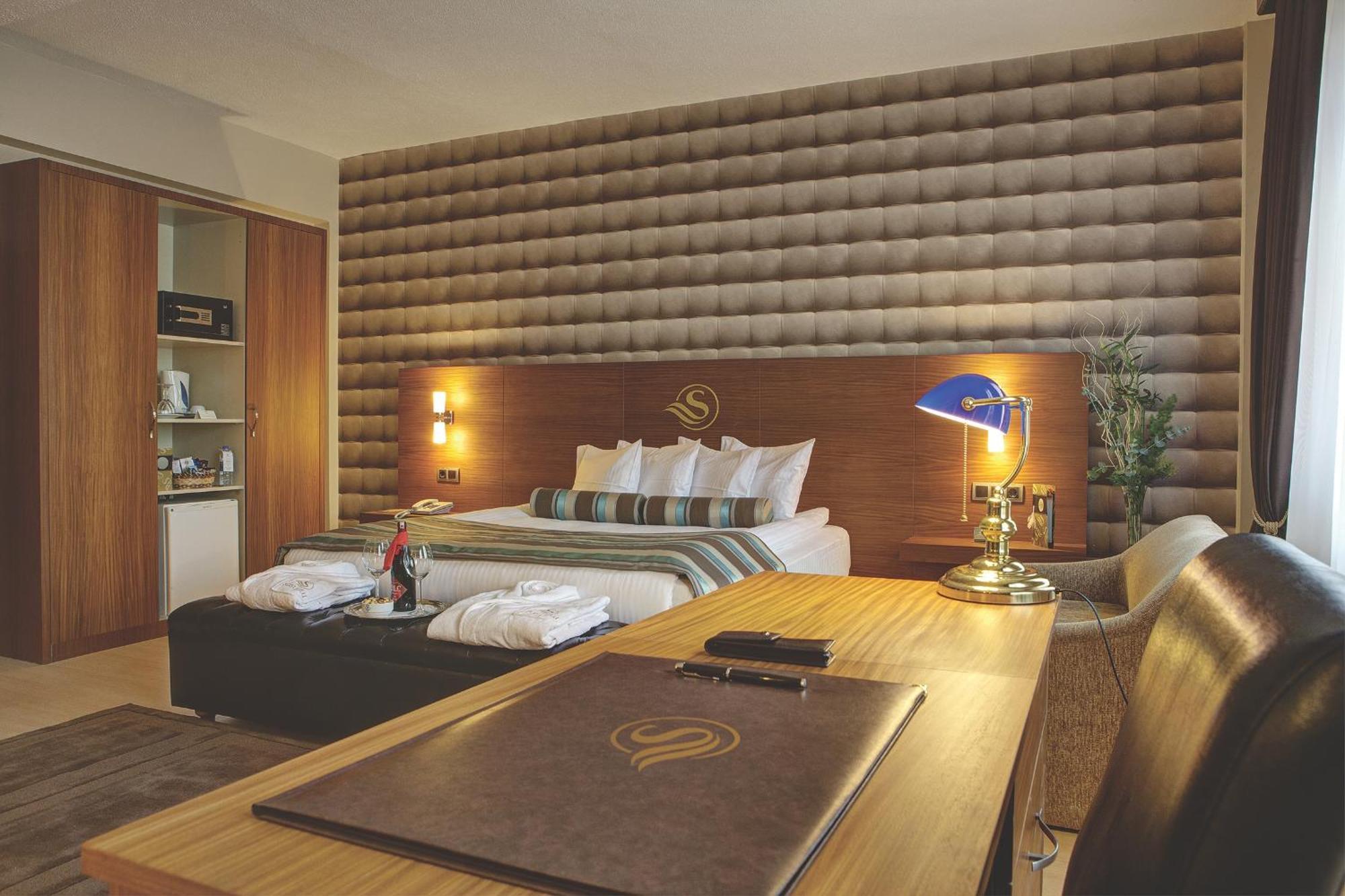 Susuzlu Atlantis Hotel İzmir Ngoại thất bức ảnh